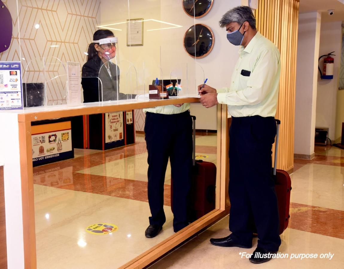 Vaccinated Staff- Oyo Flagship 60526 Five Star Grand Shamshabad Exteriér fotografie